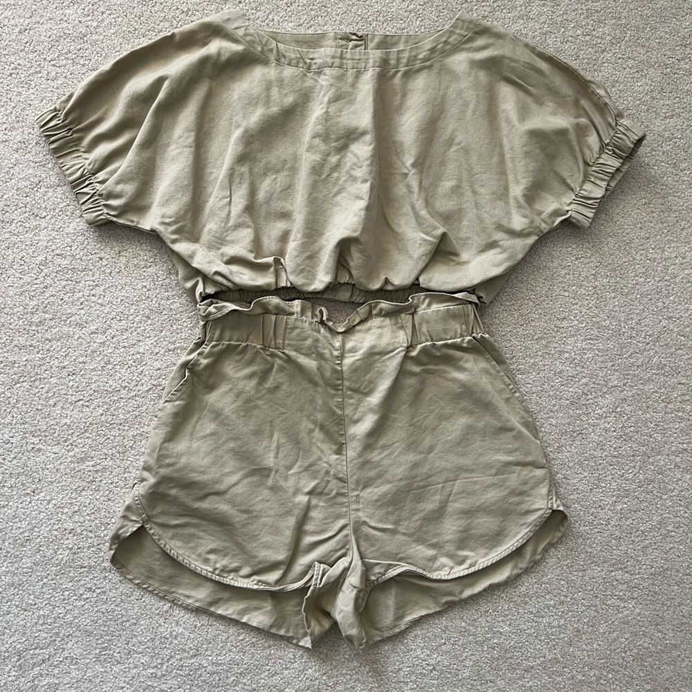 Zara crop top/high waisted shorts set in Small